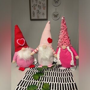 3pc Valentines stuffed gnomes